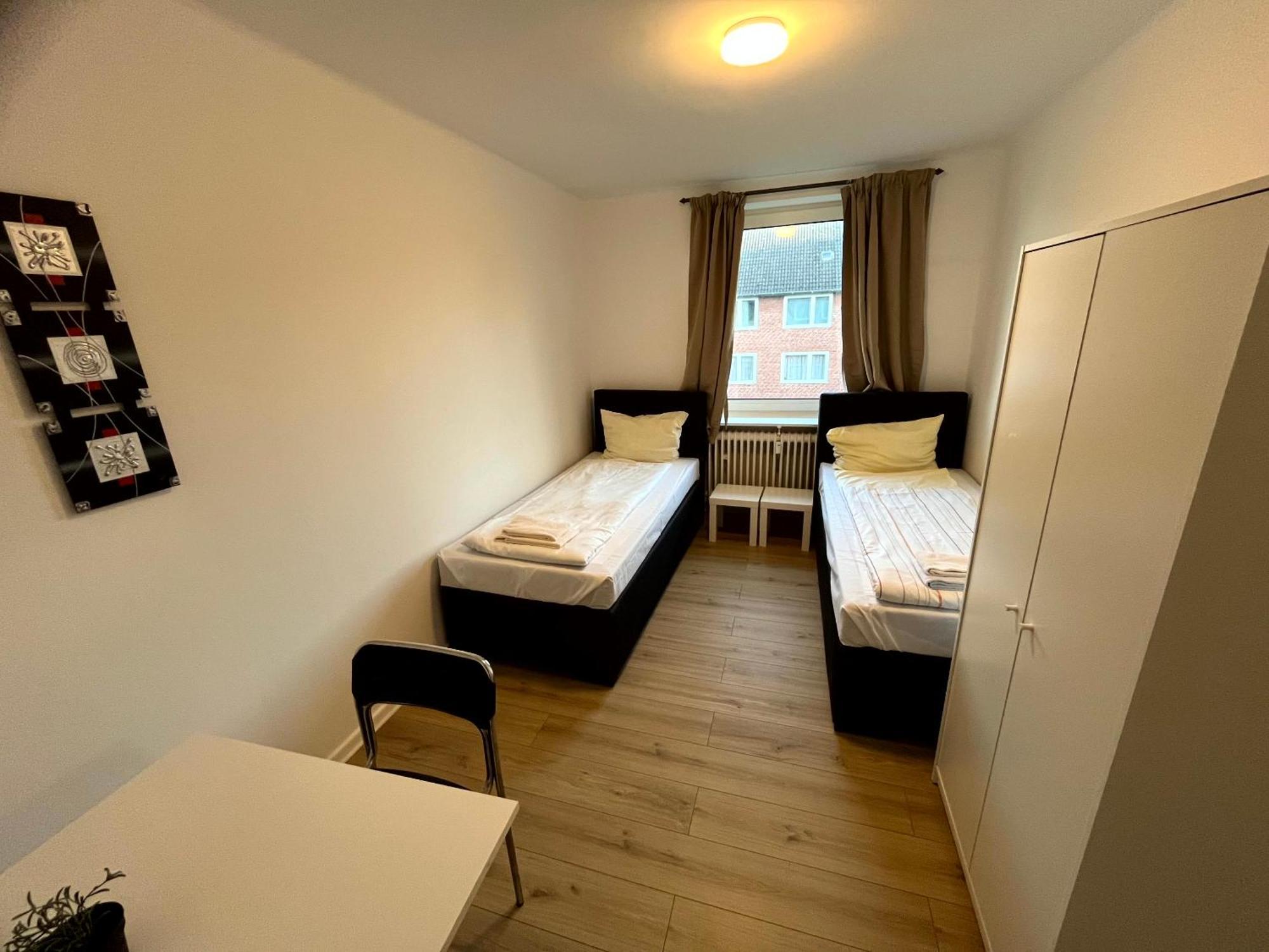 3-Zimmer Monteurwohnung Mit Balkon Neumünster Exteriör bild
