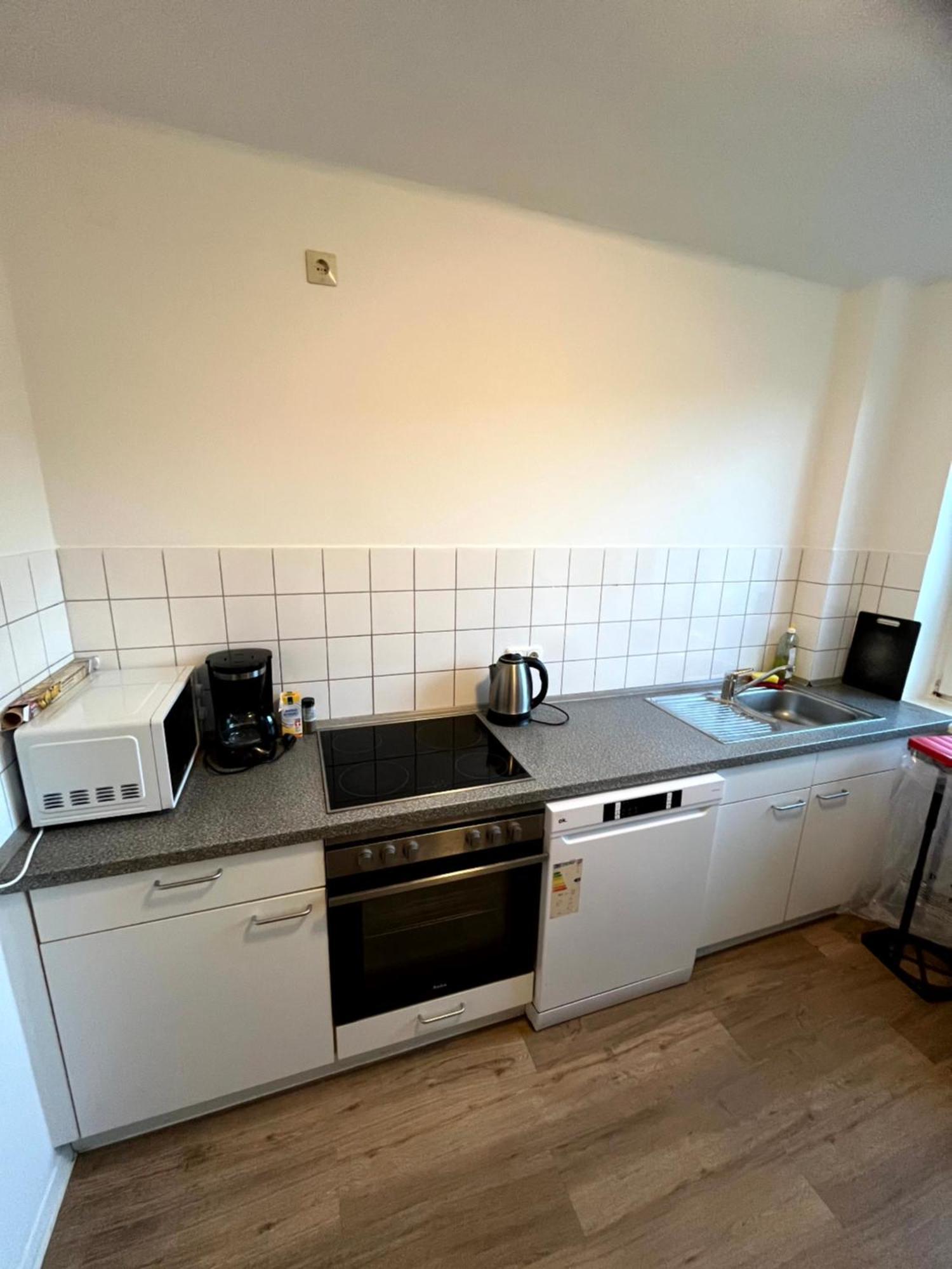 3-Zimmer Monteurwohnung Mit Balkon Neumünster Exteriör bild