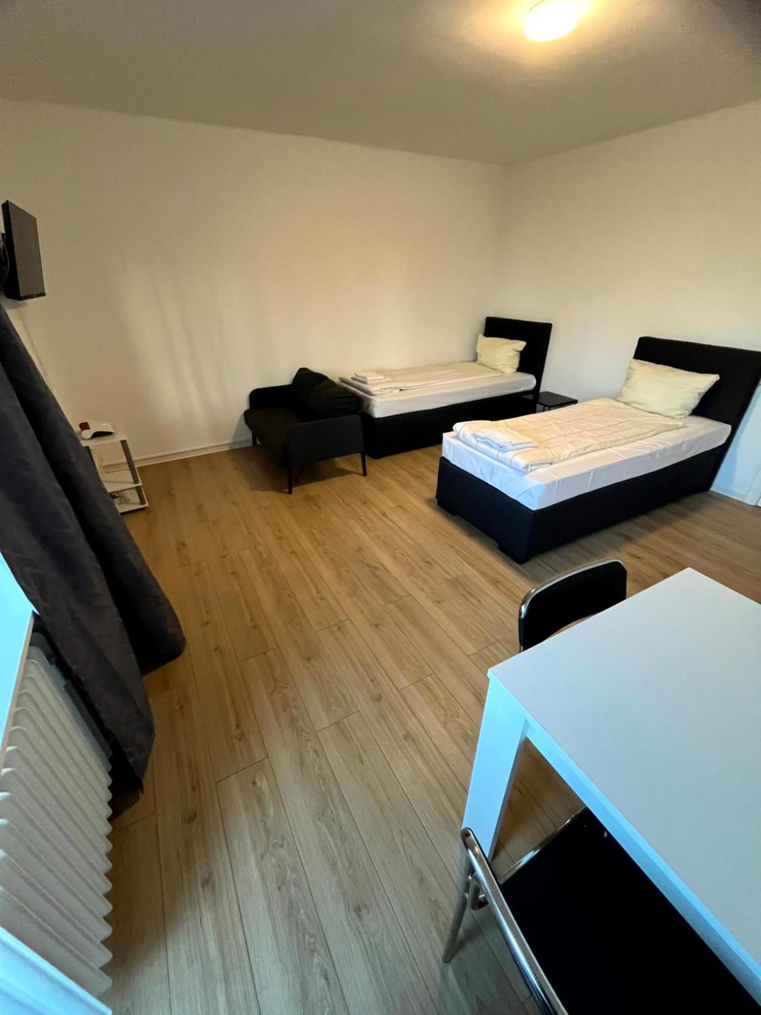 3-Zimmer Monteurwohnung Mit Balkon Neumünster Exteriör bild