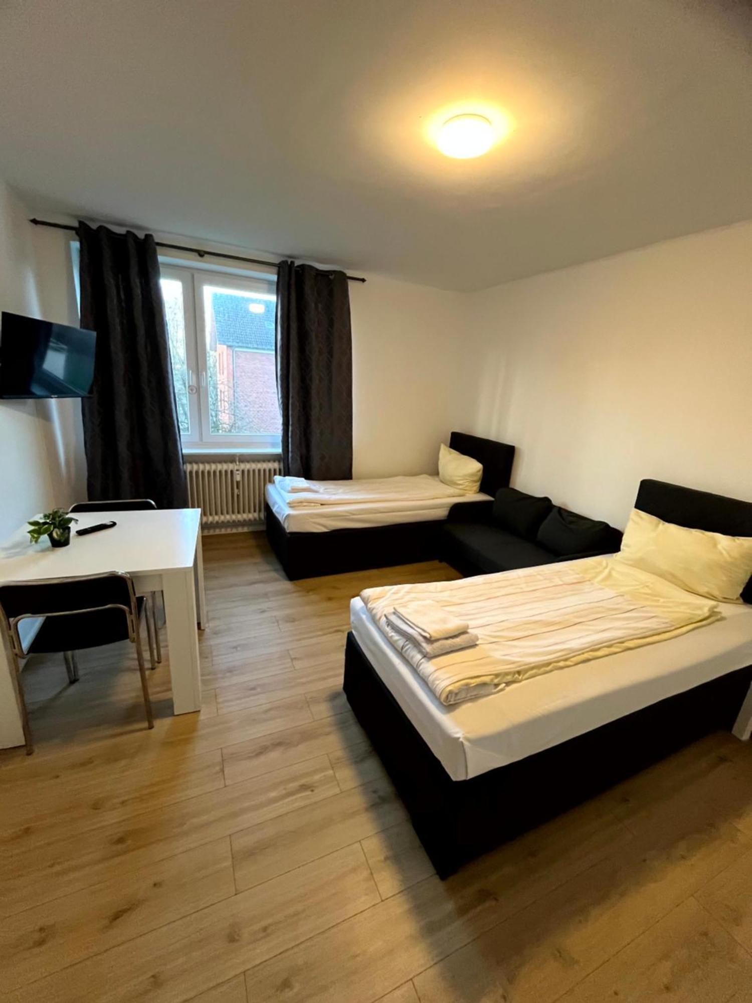 3-Zimmer Monteurwohnung Mit Balkon Neumünster Exteriör bild