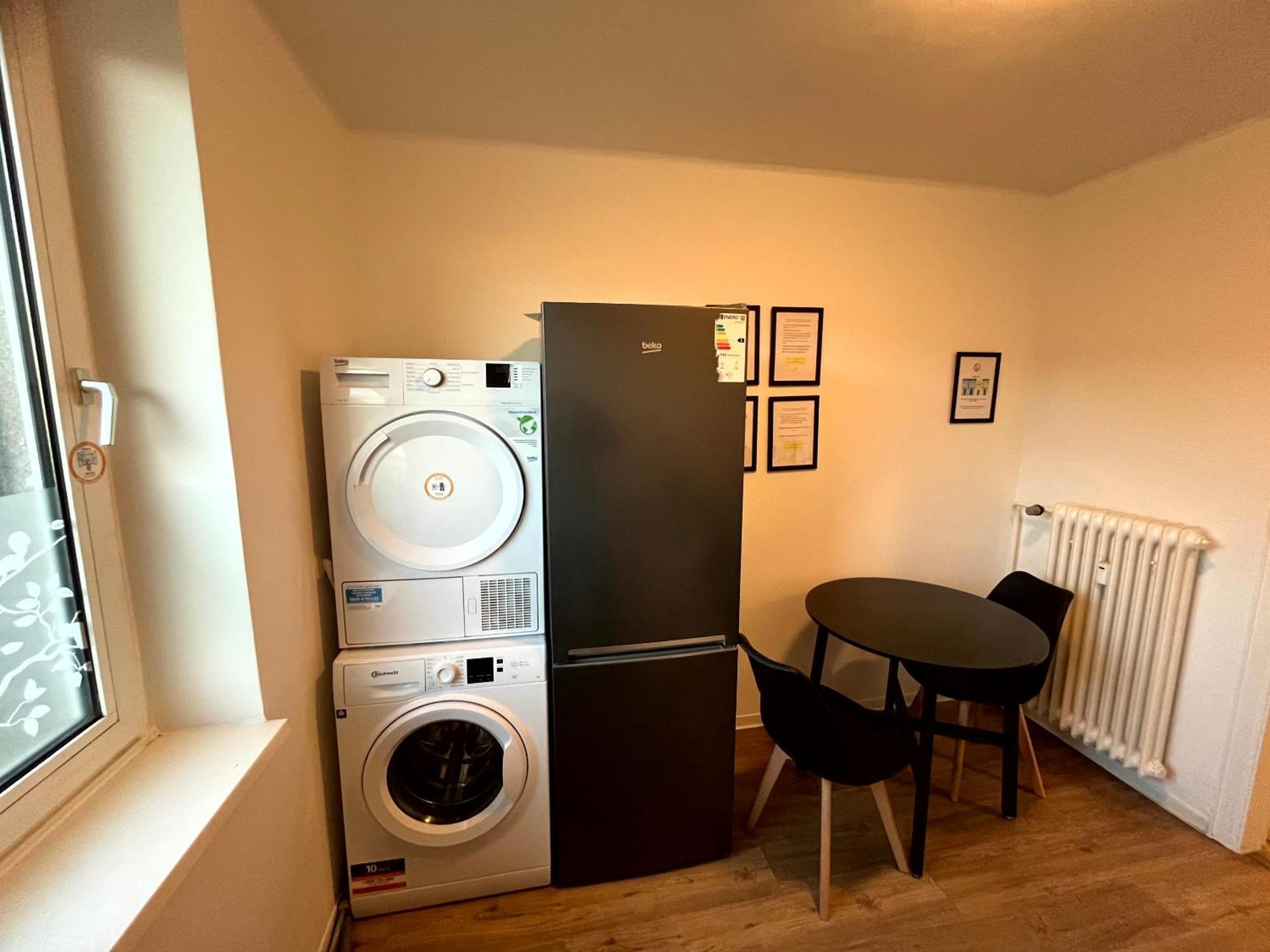 3-Zimmer Monteurwohnung Mit Balkon Neumünster Exteriör bild