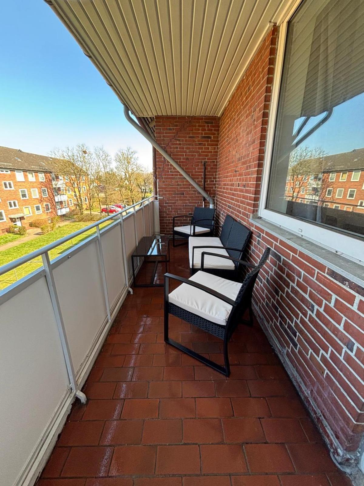 3-Zimmer Monteurwohnung Mit Balkon Neumünster Exteriör bild